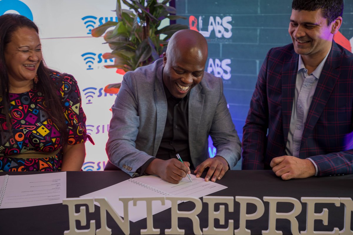RLabs's tweet image. Our leaders just stepped aside to sign the MOU to make things official.

This marks a significant milestone in our journey together and we look forward to the positive impact it will bring!

#RLabs #SiluloFoundation #EntrepreNXT