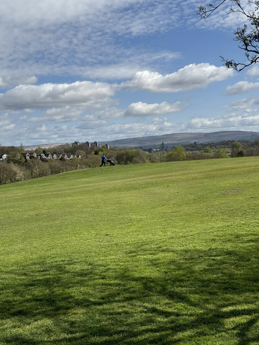 Beautiful afternoon for it! 🏌️‍♂️⛳️🌤️ #linkgolfuk #rochdale #golfmates #golfcourse