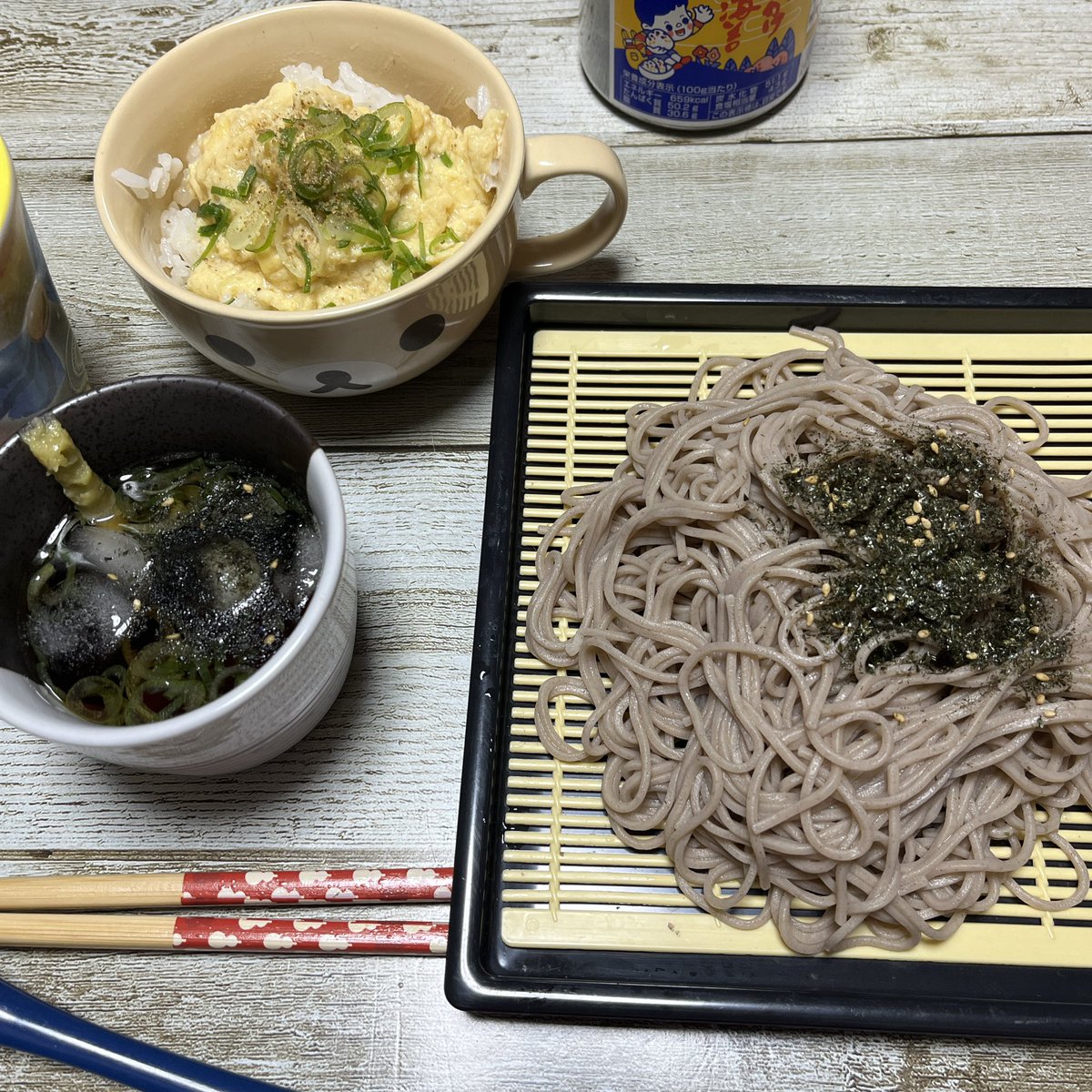 🌙夜ご飯🌙

　　ざる蕎麦
　　ミニたまご丼

何もする気ZEROで夜ご飯は簡単メニュー。