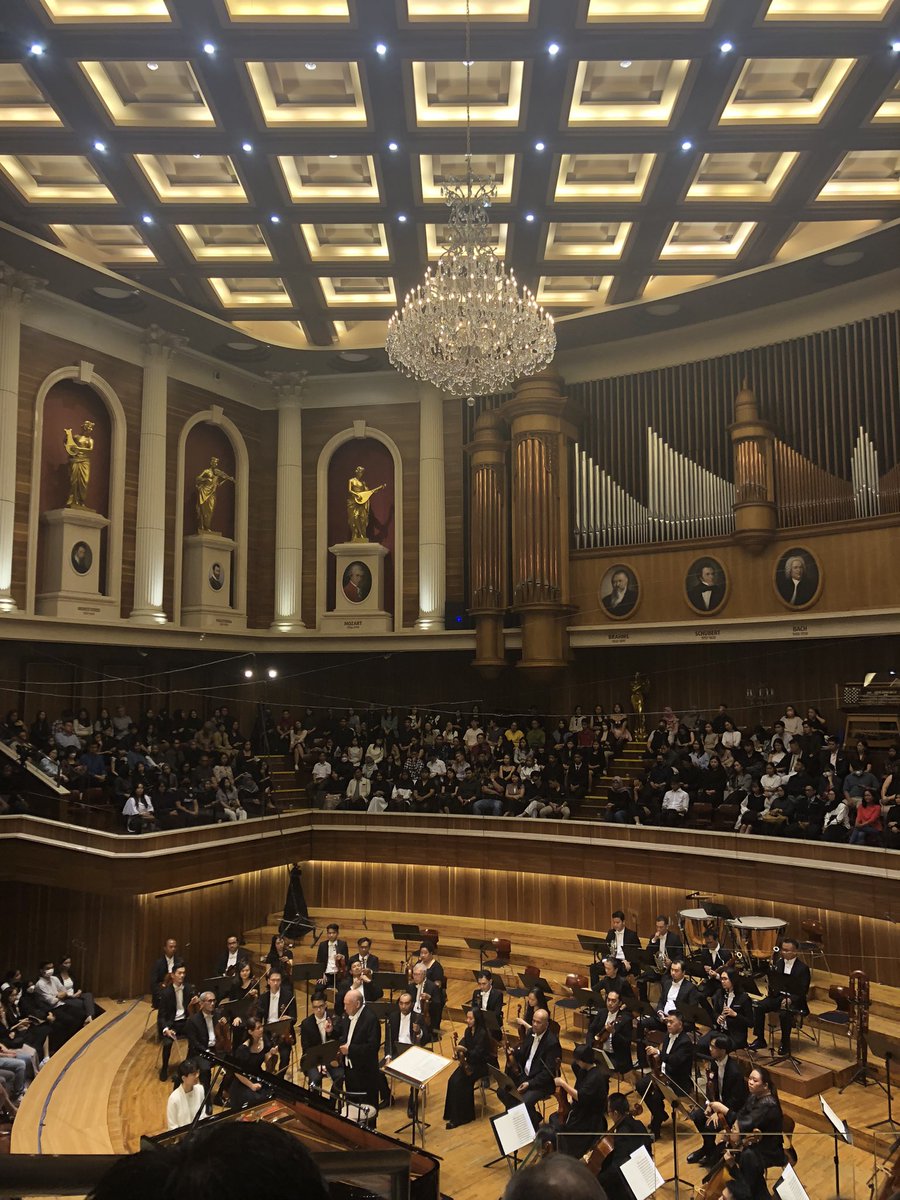 Phinniethegoat's tweet photo. Pov ur on a mozart date with me https://t.co/RzxUyME3tN