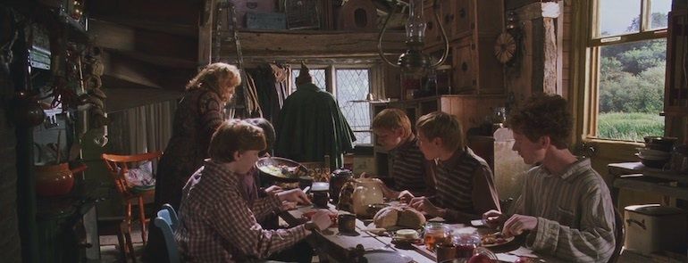 Episode 398 is HERE! PIle into the Burrow kitchen for conversation as filling and wonderful as Molly Weasley's cooking. buff.ly/3w2WFcr #harrypotterfan #harrypotterpodcast #harrypotterfandom #potterheads #harrypotterislife #harrypotterfans #harrypotterbooks