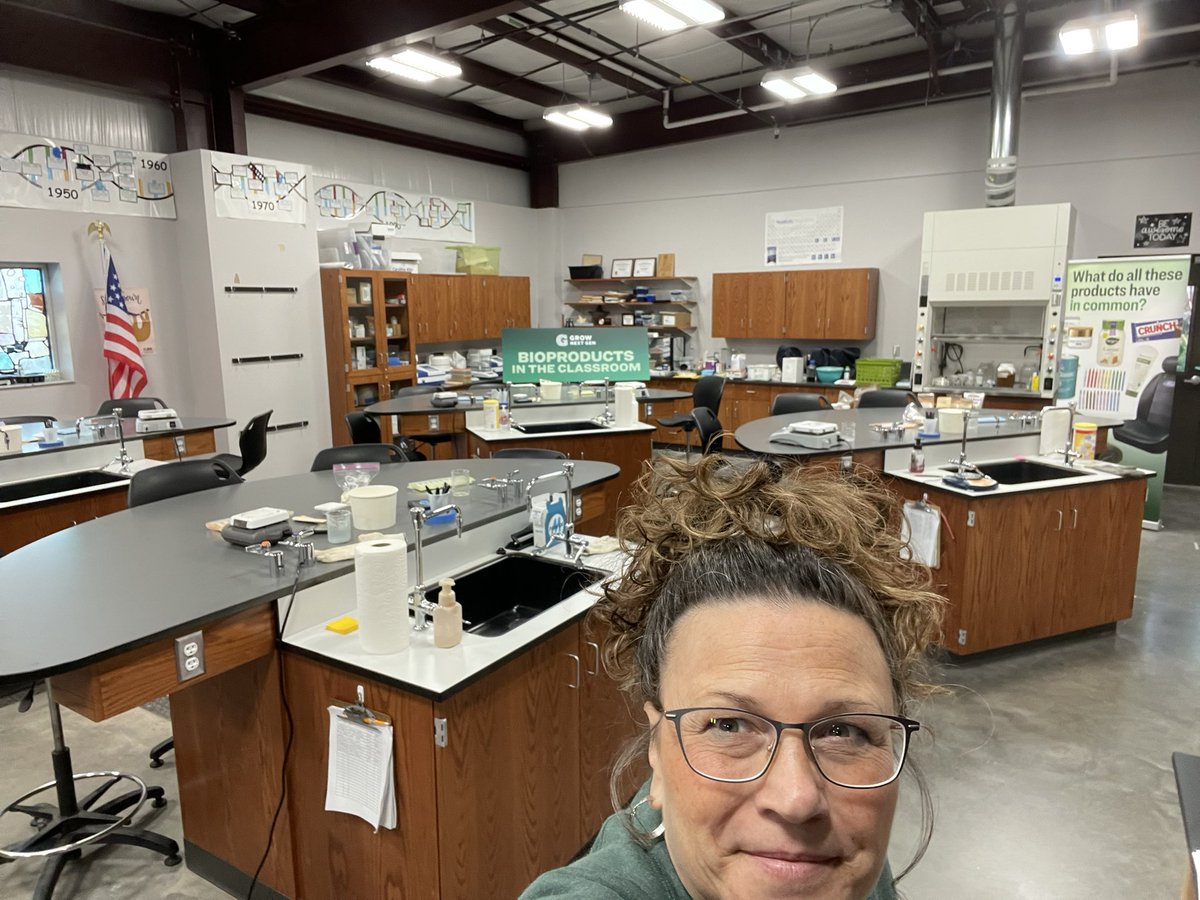 SandersGISA's tweet image. Soy-excited to host the Bioproducts Workshop for @grownextgen for Ohio Teachers @GIAcademy with one of my fellow teachers @HenzGISA this Saturday!