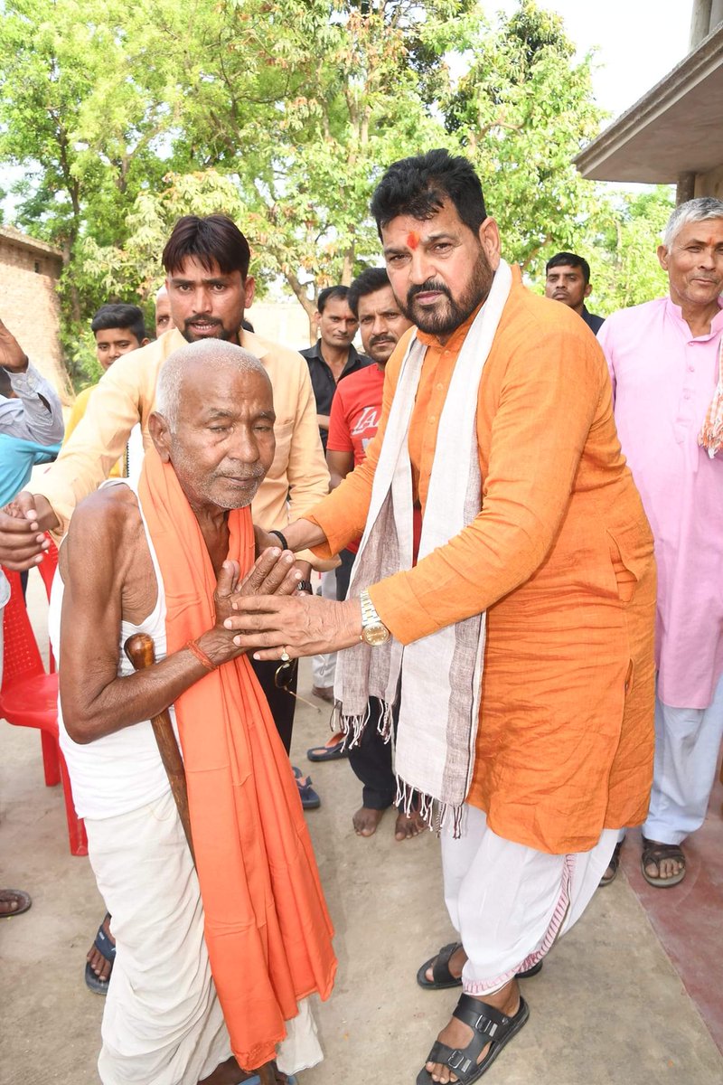 BJP & the Opposition are yet to declare a candidate in Kaiserganj where Brij Bhushan Singh is sitting MP.
The Jat belt in UP will conclude voting soon. Haryana is next month. How is the Oppn trying to play up the wrestlers' issue, if at all? 

Brij Bhushan is already campaigning