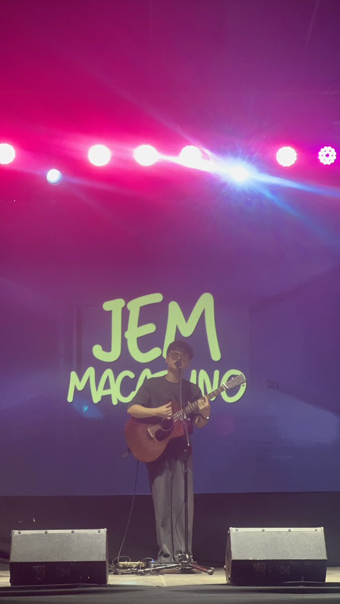 #JemMacatuno served some serious music at the ✨Starpop Campus Tour✨held at the University of the East (Caloocan Campus)! Thank you for showing Jem tons of support! 🙏🏻 Sa uulitin! #StarpopCampusTour #TatakStarMagic #StarMagic