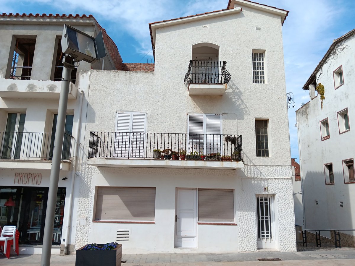 Ens han robat la pancarta
<a href="/IAEDENSalvemEmp/">IAEDEN - Salvem l'Empordà 🧡</a>