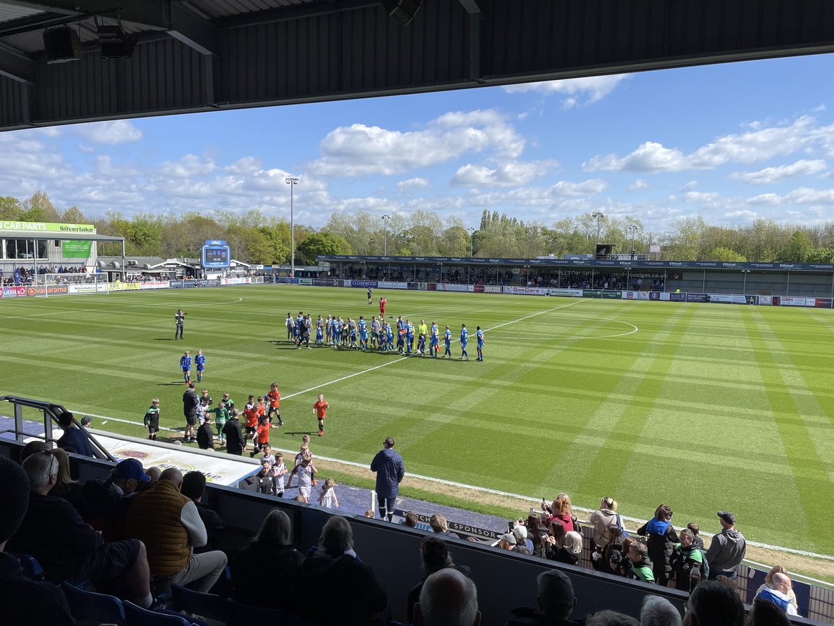 Moments away from kick-off here at the Silverlake Stadium as Eastleigh are in the way of FC Halifax Town from reaching the National League Play-offs. If the Sheymen equal or better Aldershot Town's result, they will clinch the last spot in the play-offs.