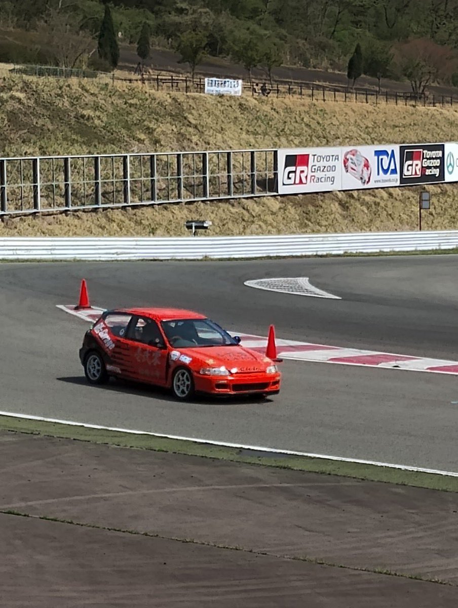 tuac120's tweet photo. 新歓フェスタお疲れ様でした😊
D1車両や部車の横乗りで新入生の皆さんは楽しめたと思います！🏁
#拓殖大学
#拓殖大学自動車部
#新歓フェスタ https://t.co/mA7ChfeUlE