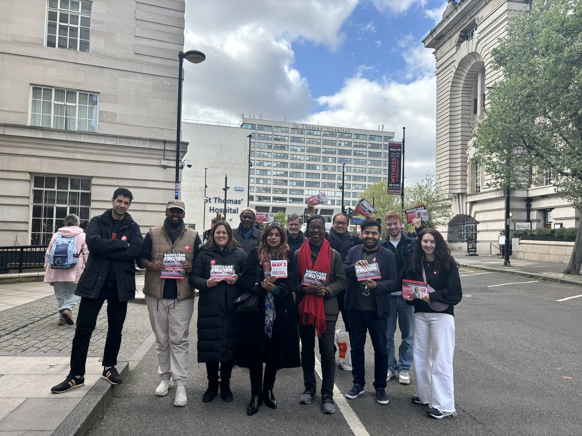 Wonderful morning on the #doorstep in #Waterloo & #Southbank with amazing @VauxhallLabour members getting the vote out for @SadiqKhan & @LabourMarina. Thanks to @FloEshalomi for always supporting us & my fellow Councillor @ibrahim_Dogus for putting on a slap up brekkie.