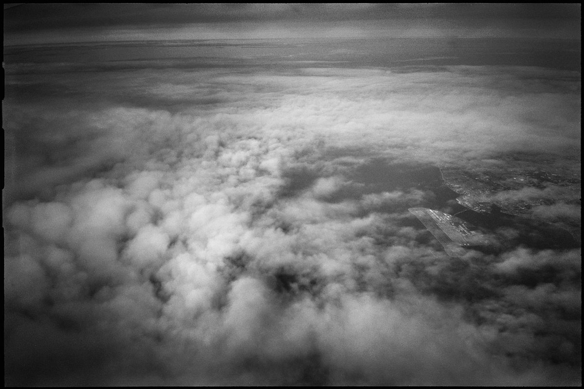 雲の隙間から望む

#filmcamera #カメラ好きの人と繋がりたい #写真撮ってる人と繋がりたい #キリトリセカイ #写真好きな人と繫がりたい #モノクロ写真 #blackandwhitephotography #ファインダーの越しの私の世界 #フィルムカメラ #フィルム写真 #フィルム #写真の奏でる私の世界 #fomapan100 #sky