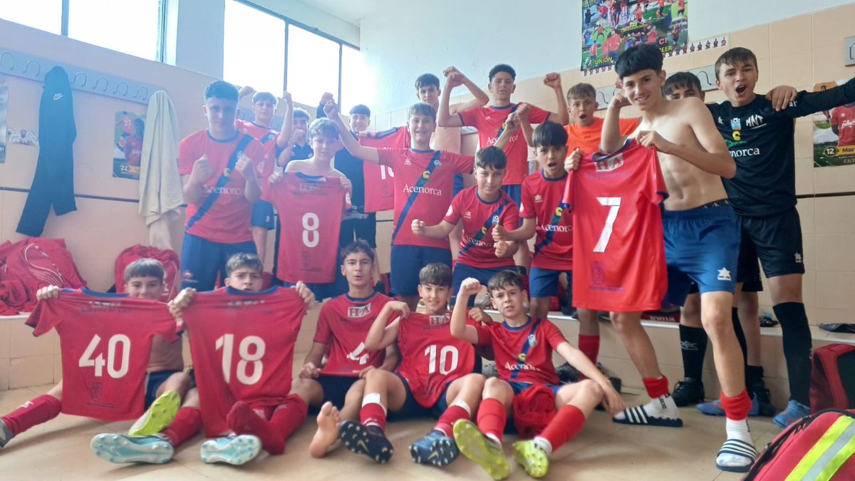 CPMontehermoso_'s tweet photo. CANTERA I Infantil A
Jornada 24

Vamos estos máquinas, que se colocan terceros. Poco se habla del temporadón que se están marcando los chicos de Elías y David. 

@CPMontehermoso_ A 2
@CdNuevocc A 1
⚽️ Nico
⚽️ Jesús 

#TodoRojo 
#CanteraRojilla https://t.co/GgHEc0sEMi