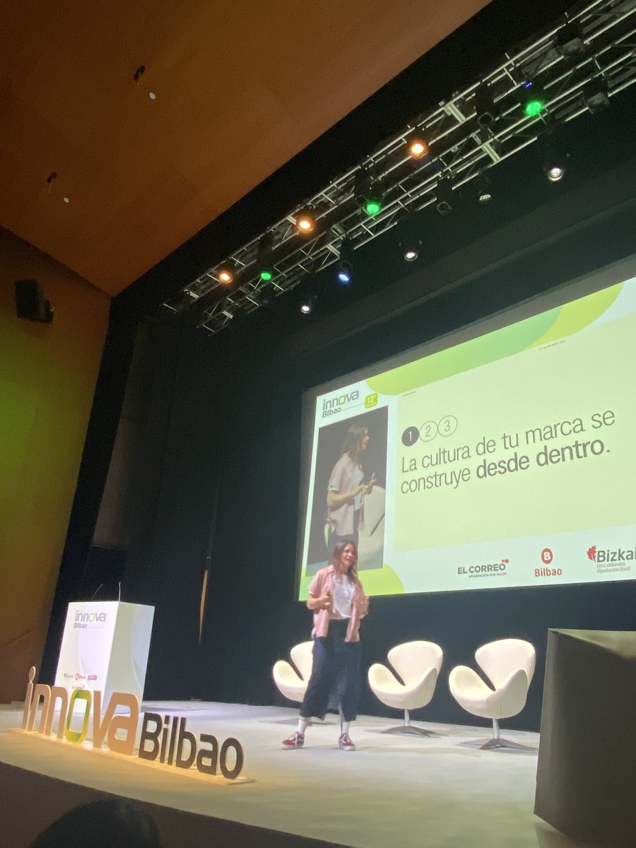 La cultura de marca tiene un tiempo y un presupuesto. La cultura de marca hay que proyectarla y nace desde dentro 🙌🏻 MUY de acuerdo con <a href="/laucarazo/">Laura Carazo</a> y sus tips en <a href="/InnovaBilbao/">InnovaBilbao</a> 🙌🏻 en <a href="/Metricool_es/">Metricool ES</a> le hacemos caso 100% ❤️🙌🏻💪🏻 #innobi24