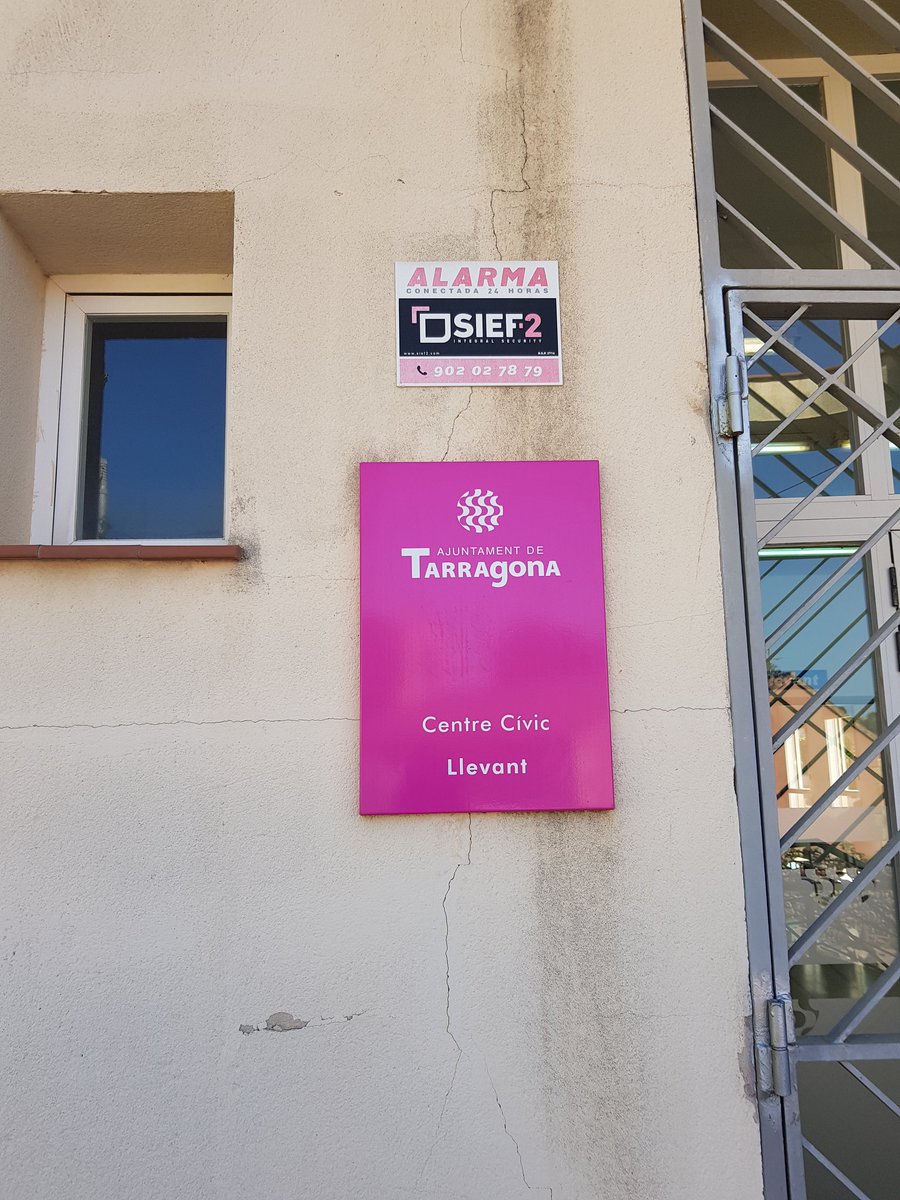 CopecPedagogs's tweet photo. Avui @RdriguezGascons, secretària JG, ha acompanyat a la Dra. KUENTUX (M. Concepció Torres) en la seva visita al Centre Cívic de Llevant de @TGNAjuntament, on ha repassat com tenim de salut els 5 sentits en el marc d'Abril mes de la Salut #CopecTarragona https://t.co/1OBN1inGIl