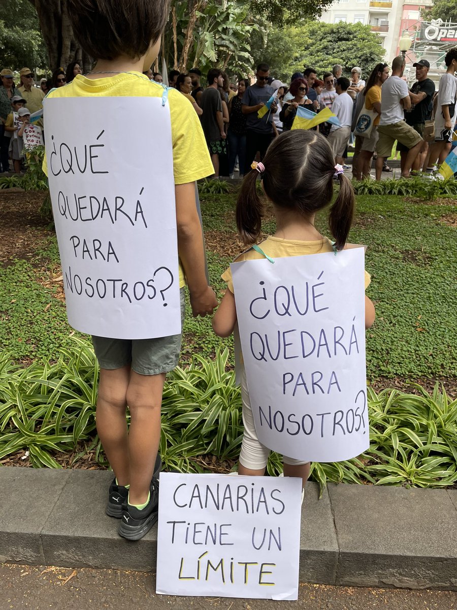 NuriaRa17473379's tweet photo. El pueblo unido contra un gobierno nefasto.
#CanariasTieneUnLimite #canariasseagota https://t.co/SAQyfM3fDP