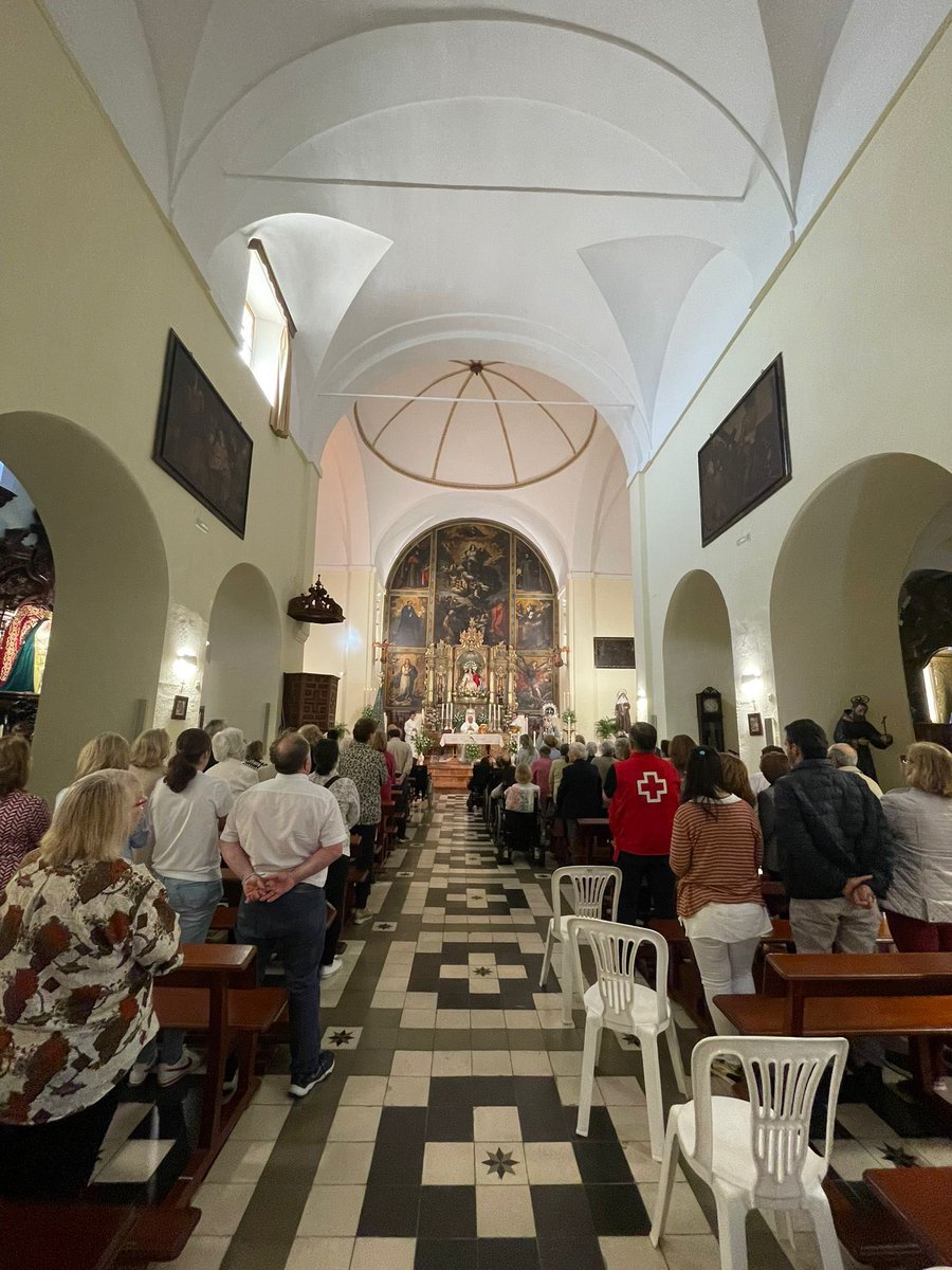 Día muy especial para los enfermos y mayores de Écija. Una jornada inolvidable puesto que junto a la Virgen del Valle han participado de la Unción de enfermos a los pies de su Patrona. TODO POR ELLA