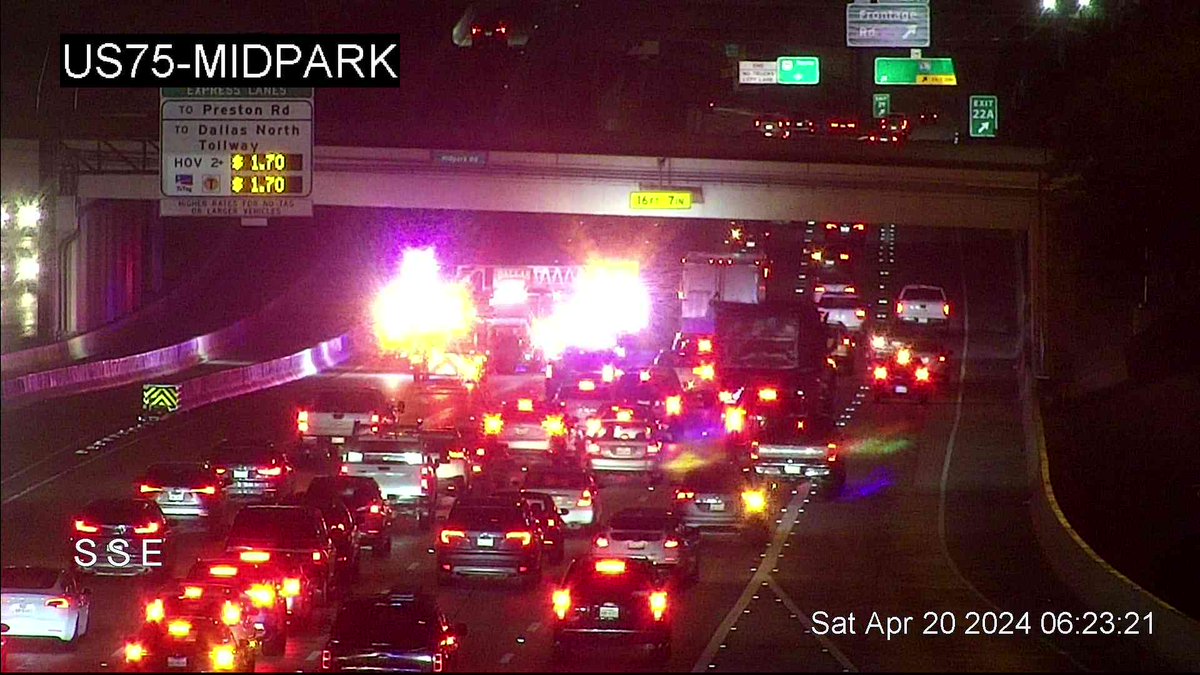 #RichardsonTX #Dallas Accident on SB 75 @ Midpark has 2 left lanes blocked as well as the HOV lane. 2 right lanes getting through. Heavy delays folks! Avoid! <a href="/KRLD/">1080 KRLD</a> #KRLDTraffic #1080Traffic #1080KRLD