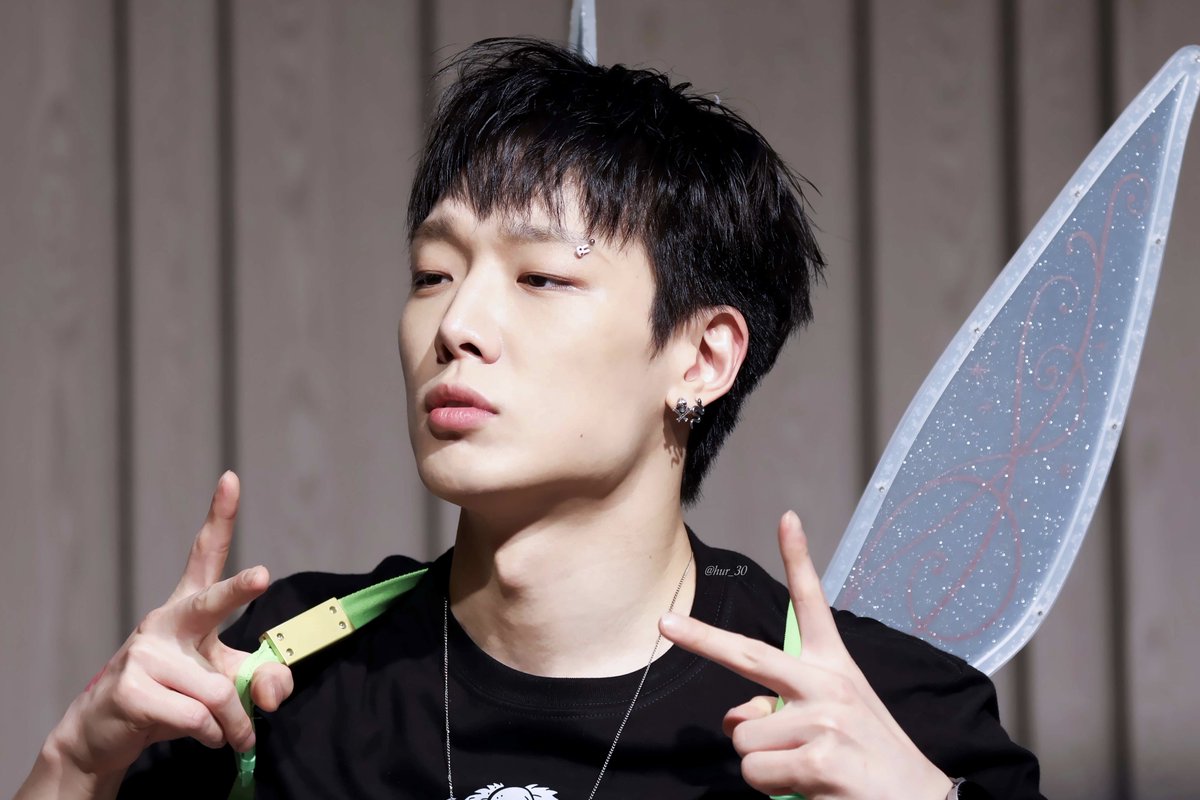 hur_30's tweet photo. 240416 에버라인 대면

코 예술이다 넘이뻐..

#iKON #아이콘 #김지원 #BOBBY #바비 #バビ
@bobbyranika https://t.co/pt2UfeVII0