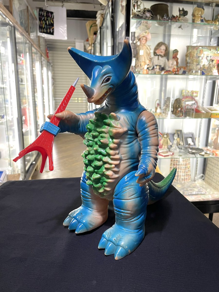 ジャイアントゴモラが入荷しております。 大きいんです！当時物で