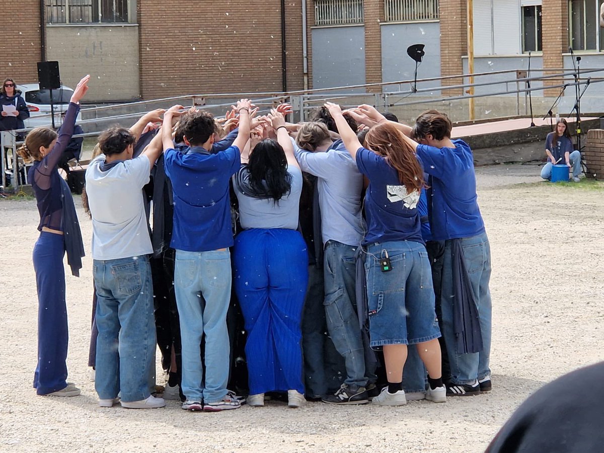 This week we have taken a group of young people to join 60 other young people from across Europe in a theatre residency. They performed in Italy today. This wonderful 4 year project Connect Up funded by @EU_Commission will come to an end this year. Such a joy to be part of.