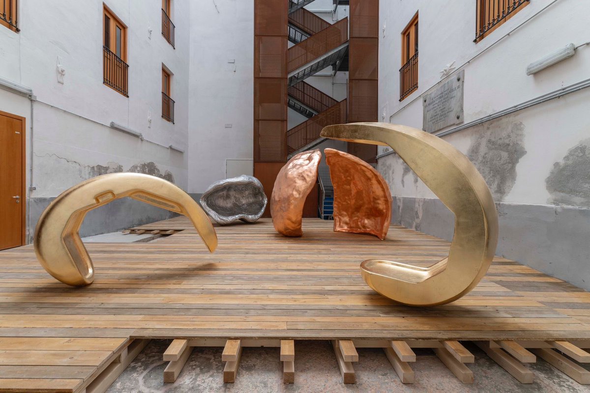 Excellent news from @la_Biennale in Venice! 🇽🇰 Doruntina Kastrati and her team receive the 'Special Mention for National Presentation' award for their the artistic installation: 'The Echoing Silences of Metal and Leather'. A testament to Kosova’s vibrant art scene!