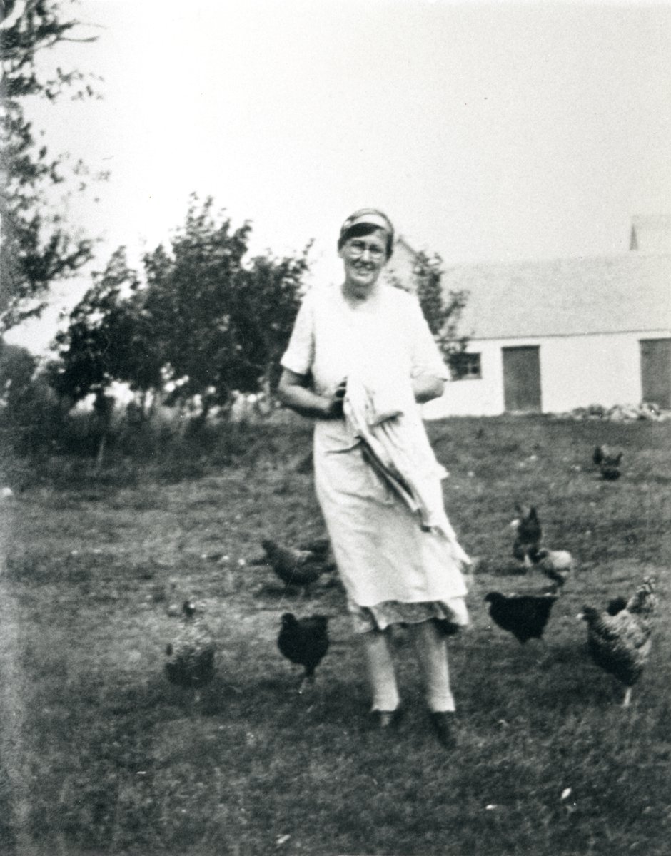 100 yrs ago today, Myrtle Webb began a diary about life on her #PrinceEdwardIsland farm, which was becoming famous as the inspiration for #AnneOfGreenGables. This spring, I launch greengablesdiary.ca - scans & transcription of the full 30-yr diary, plus family photos, etc.