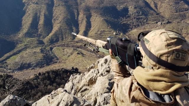 HHISIK's tweet photo. Milli Savunma Bakanlığı:

“Kahraman Türk Silahlı Kuvvetlerimiz, Suriye’nin kuzeyindeki PKK/YPG’li teröristlere karşı operasyonlarına devam ediyor. Fırat Kalkanı bölgesinde tespit edilen 5 PKK/YPG’li terörist etkisiz hâle getirildi.” https://t.co/enmO61s26M