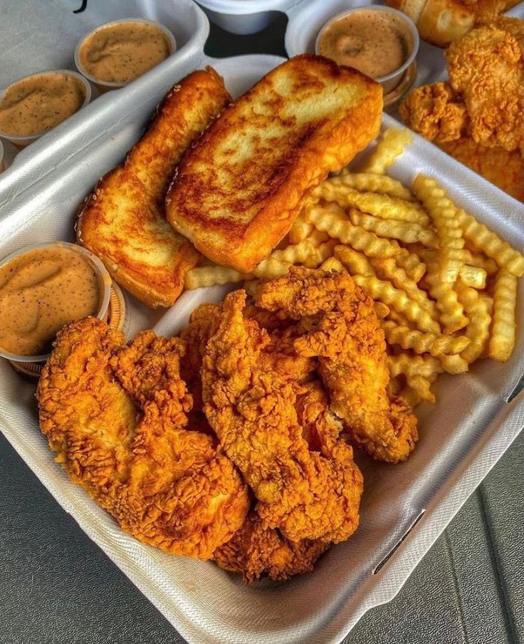 FoodPleaser's tweet photo. Chicken Tenders Meal 🍗 https://t.co/0cI4Vqk2Vk