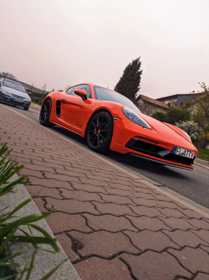 Phant982's tweet image. It's not about status symbols; it's about the thrill of the road. Sportscars should be about passion, not prestige. Keep driving, keep smiling, and embrace the simple pleasures. 🚗💨 #ManualTransmission #NaturallyAspirated #DrivingPassion