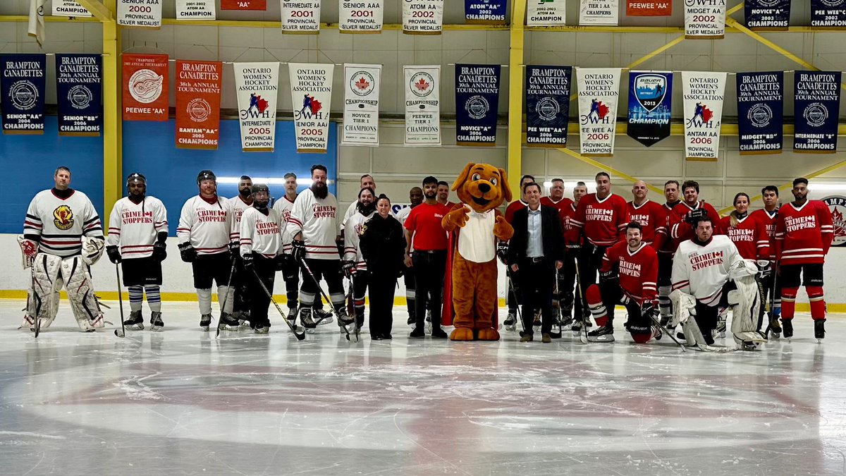 W/@PeelPolice #hockey, participating and supporting in the inaugural @PeelCrimeStopp #HockeyDayInPeel alongside #FirstResponders and #Security Industry Partners. 🏒🥅

#PeelCrimeStoppers #HockeyDayInPeel2024 #SaferTogether #PeelRegion #Mississauga #Brampton #Caledon @CityBrampton