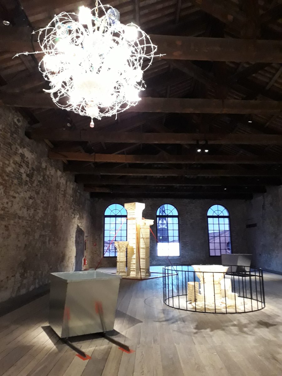 Milliyet Sanat Venedik Bienali’nde… 60. Venedik Bienali başladı. Türkiye Pavyonu’nda bu yıl, sanatçı Gülsün Karamustafa’nın yeni eseri “Oyuk ve Kırık Dökük: Bir Dünya Hâli” ağırlanıyor. Türkiye Pavyonu, 24 Kasım’a kadar Arsenale’de gezilebilir. @EvrimAltug