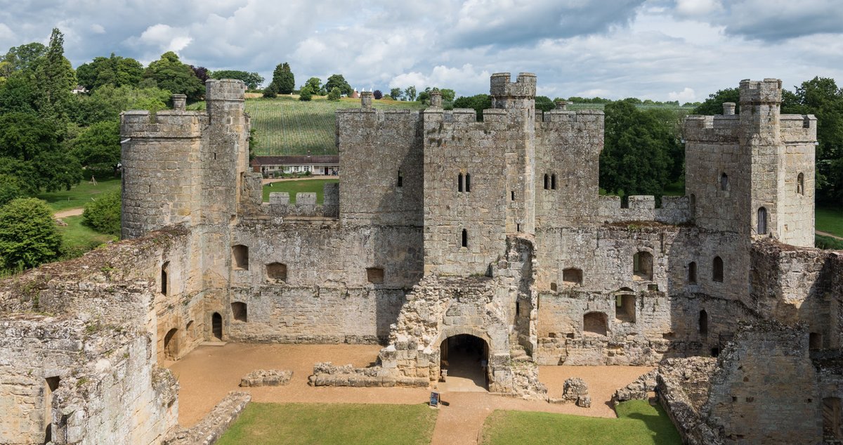 Next month, come and hear the Hampshire Police Male Voice Choir perform in the atmospheric castle courtyard. From folk songs to showstoppers, it's sure to be entertaining for all. When? Friday 17 May, 12.30pm – 1.30pm Free event, admission applies. 📷©NTI/Sam Milling