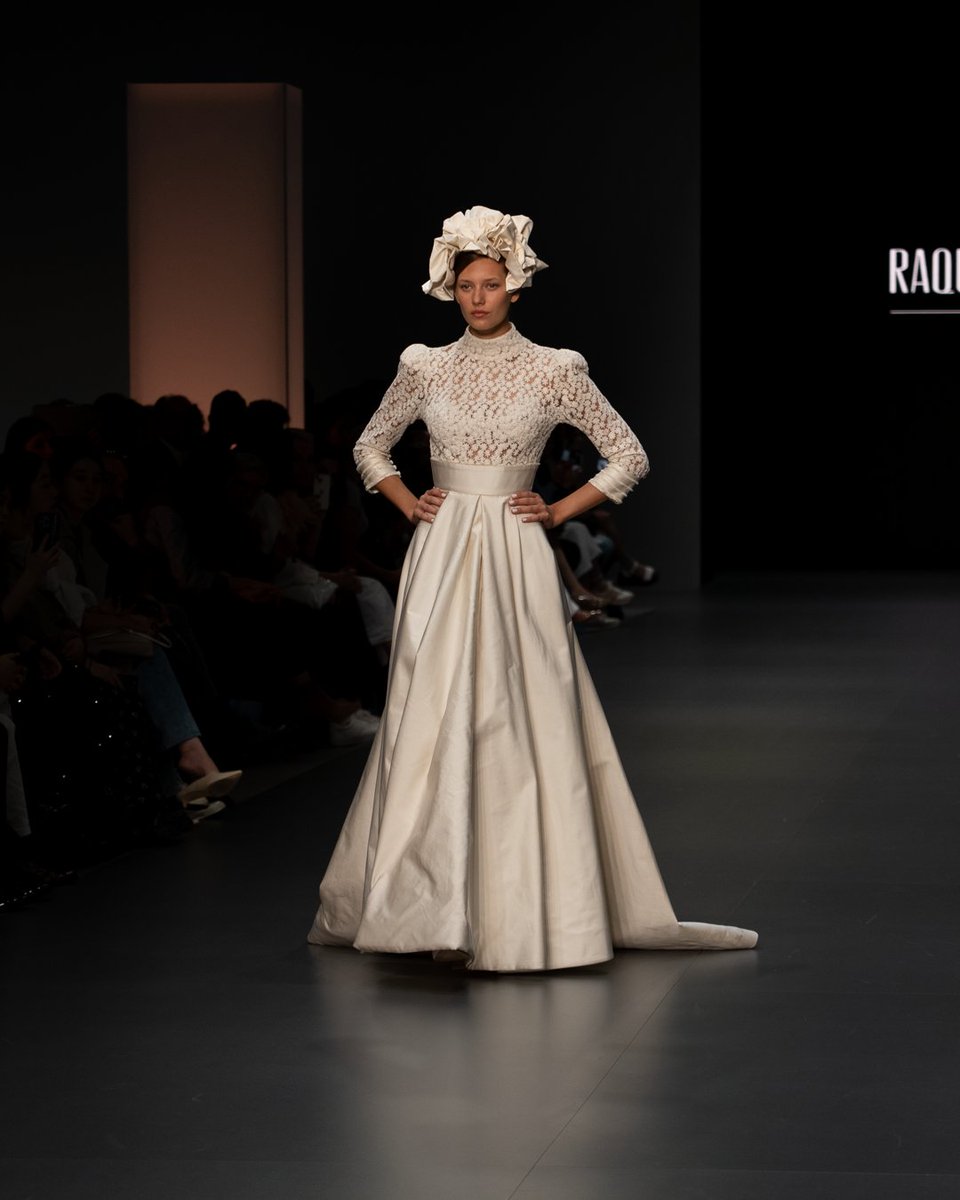 BridalBcnFW tweet picture