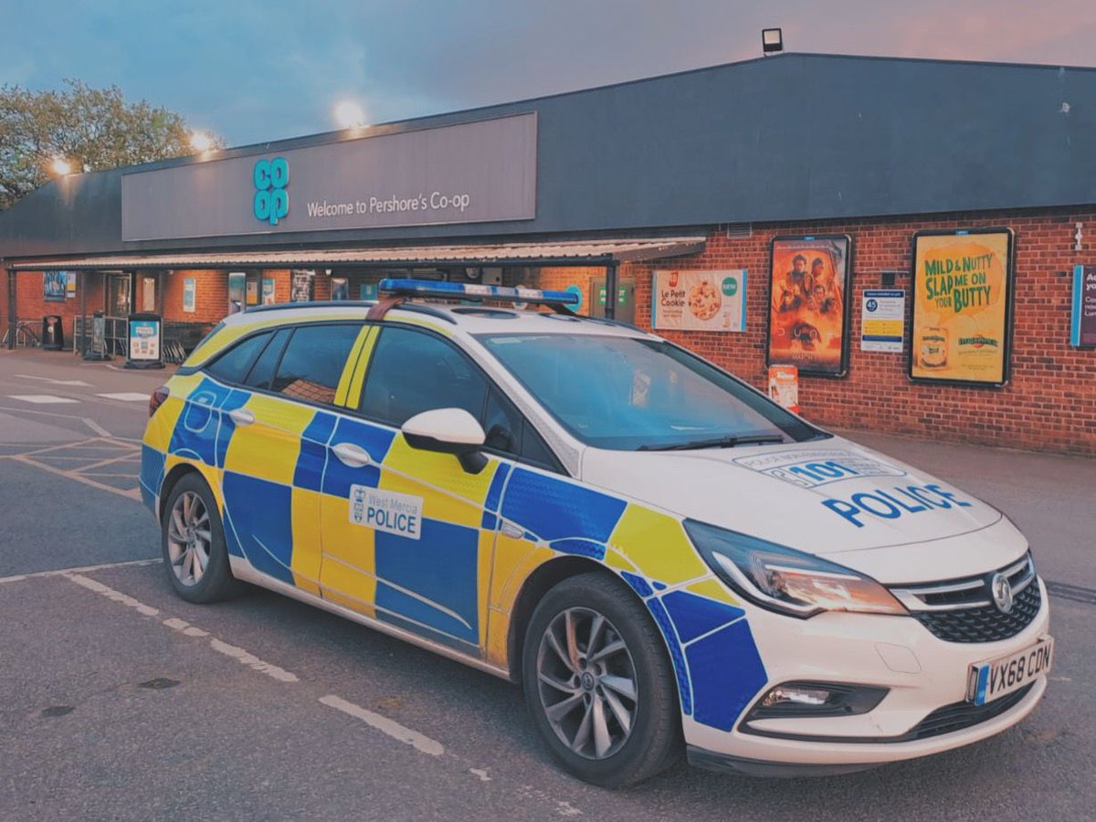 Yesterday evening #PCSOSmith and #PCSORice were out on patrol across #PershoreTown and #PershoreRural 👮‍♂️ Checked in with staff at the Co-Op followed by further #HighVisibility patrols across the patch being #VisibleInTheCommunity #SaferBusinesses #RetailCrime @InspDaveWise