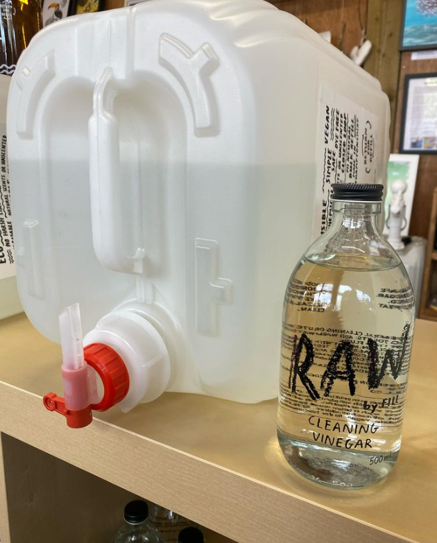 GandMHome's tweet photo. CLEANING VINEGAR! You asked, we’ve delivered!A wonder product for glass, floors &amp; worktops to descale and shine.All natural, chemical free and made in the UK. #graceandmayhome #newproductalert #cleaningvinegar #refill #natural #madeinuk #plasticfree #lichfield #staffordshire https://t.co/OtQ8dMi6Bh