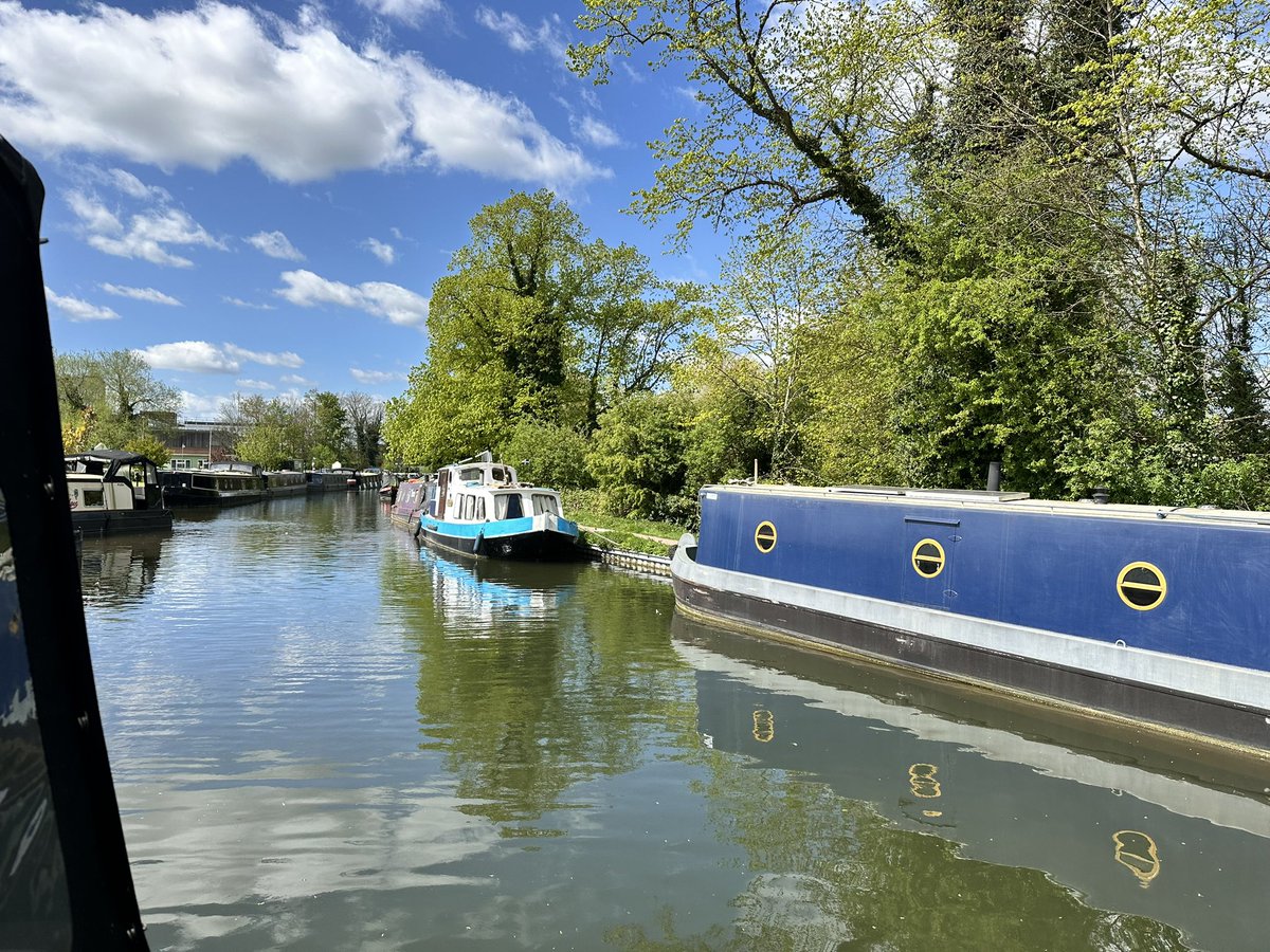 Blue skies and sunshine over the marina – it's finally here! ☀️✨ #PerfectDay #MarinaLife #boatlife