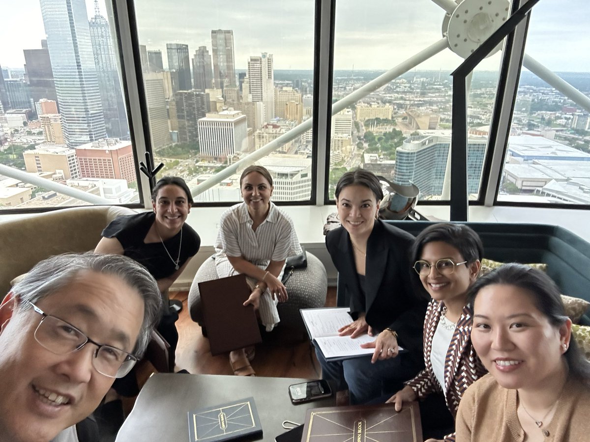 starting @TheAAES meeting from the top of dallas…. @SDreamMD @JfazendinMD @lindsaykuo @priyaknows