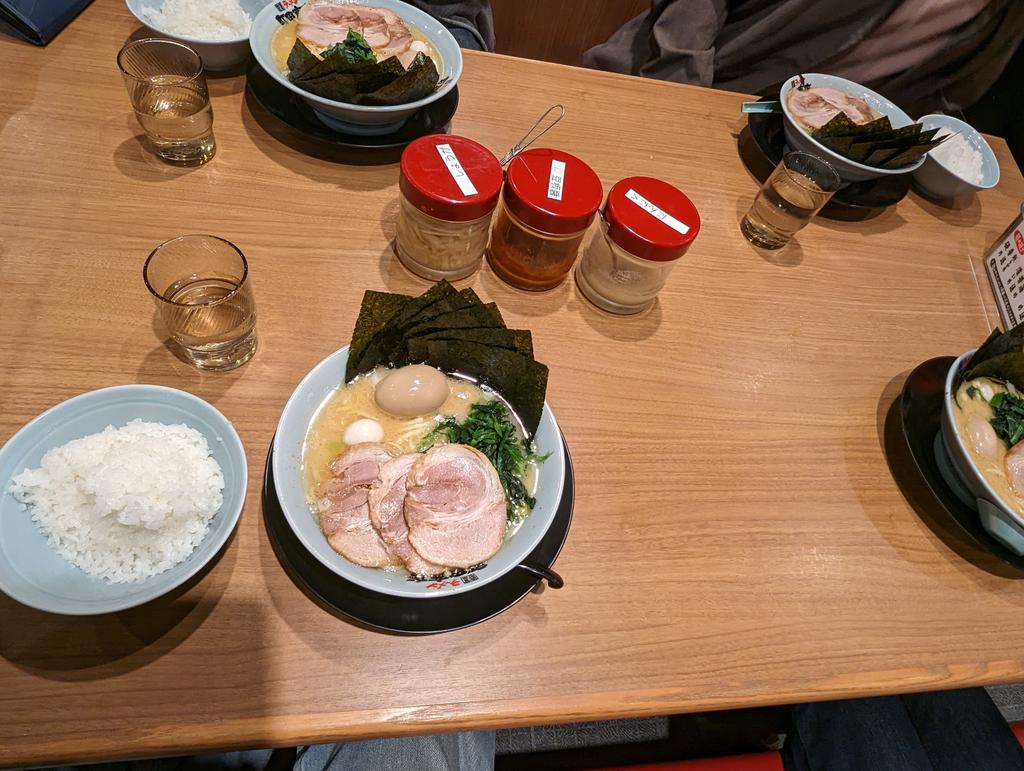 Negitoro075's tweet photo. JK4人組でスタバ行ってきた https://t.co/nrXtfyBvqc
