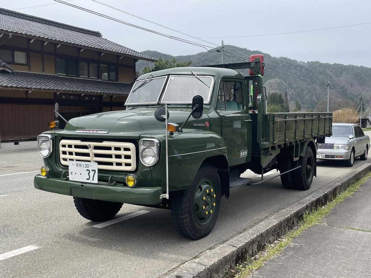 miki964's tweet photo. 今日もうちのバス男君案件で高山へ。#楽の世　#ボンネットバス　#バス　#濃飛バス　#昭和レトロ https://t.co/edmW2zLG9N