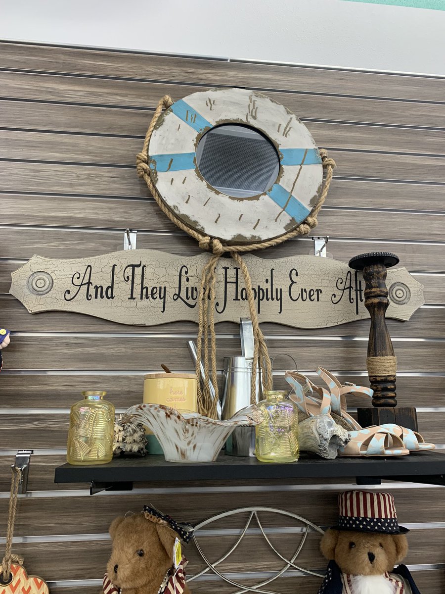 ✨Good morning Gem Hunters! Look at this gorgeous mirror! 🏴‍☠️🪞🛟💎

#Thriftinginspiration #Thrifting #Gem #Thriftfind #Thriftgem #Thrifthunting #TREASURE #secondhand #thrifted #thrifty #decor #nauticaldecor #iSpy #Gemz #nautical #Goodwill #thrift 
#HappyThrifting #collectibles