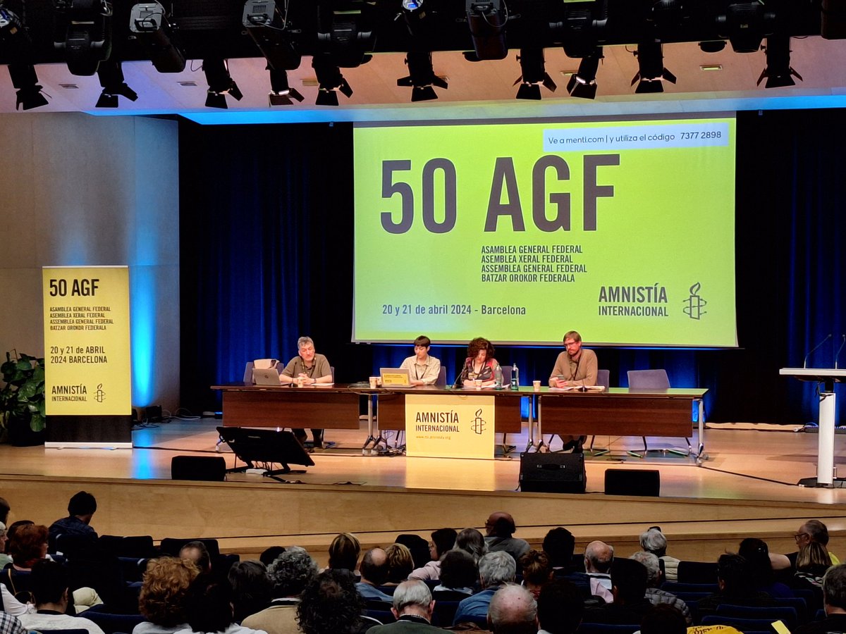 En la 50 asamblea de @amnistiaespana hablamos ahora de cómo los #DDHH están en riesgo en las #EleccionesEuropeas con @maria_alcaz y @NathanielRugh #AsambleaAI2024 #CrisisClimatica