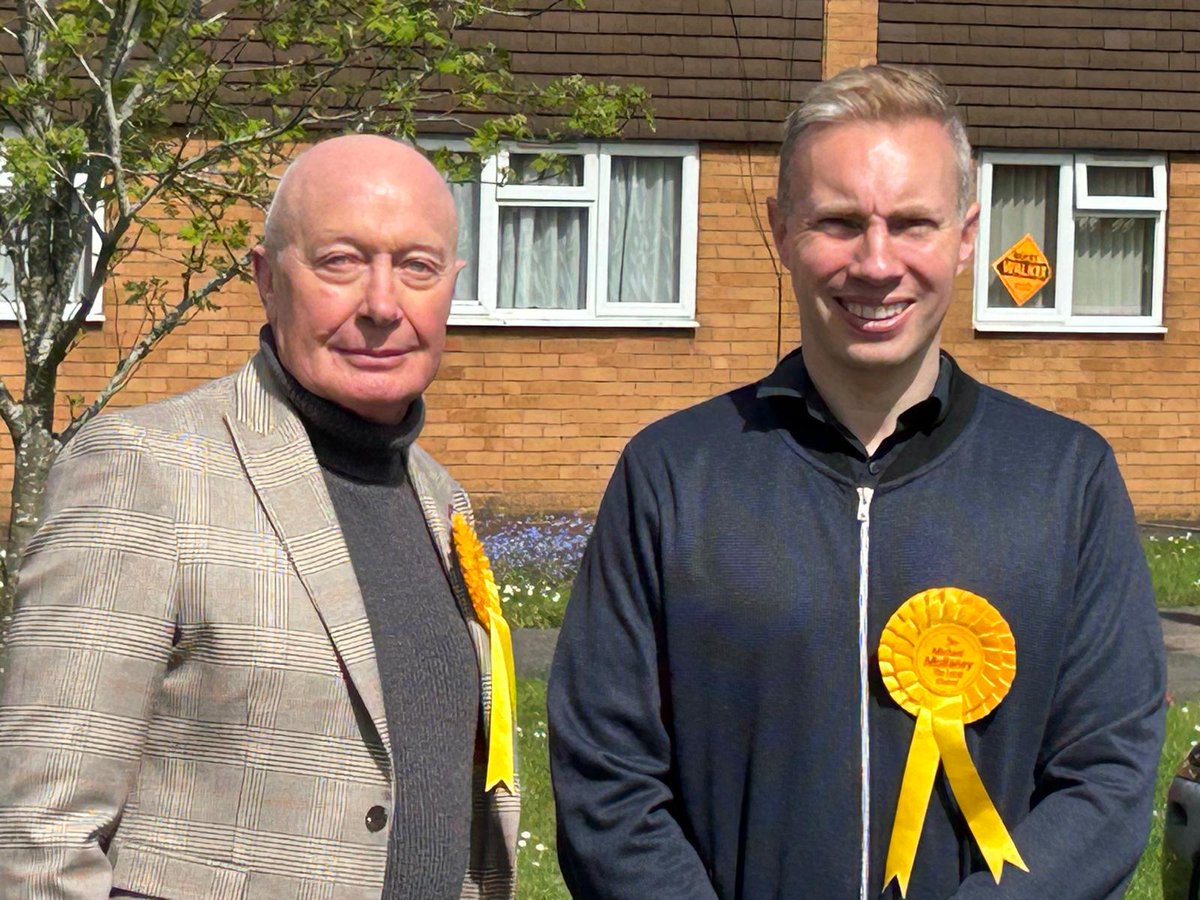 Great response knocking on doors in Burbage today. Lots of people backing #libdems Barry Walker to gain the Burbage County seat from the Tories and lots backing Lib Dems Ian Sharpe for Police Commissioner too