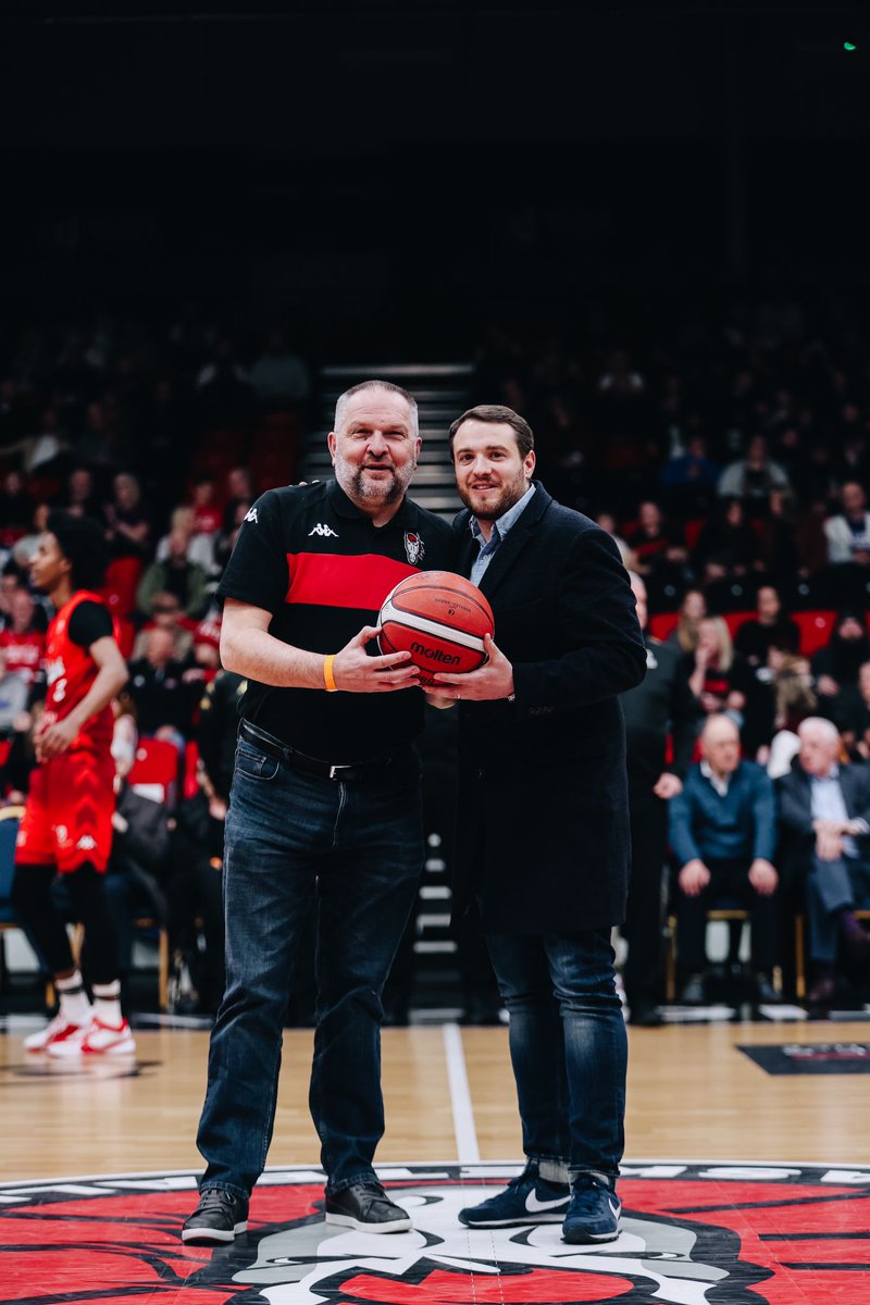 RidersBball's tweet image. Big thanks to last night's game sponsor @everythingbrand and ball sponsor @360AutoLEICS! 👏