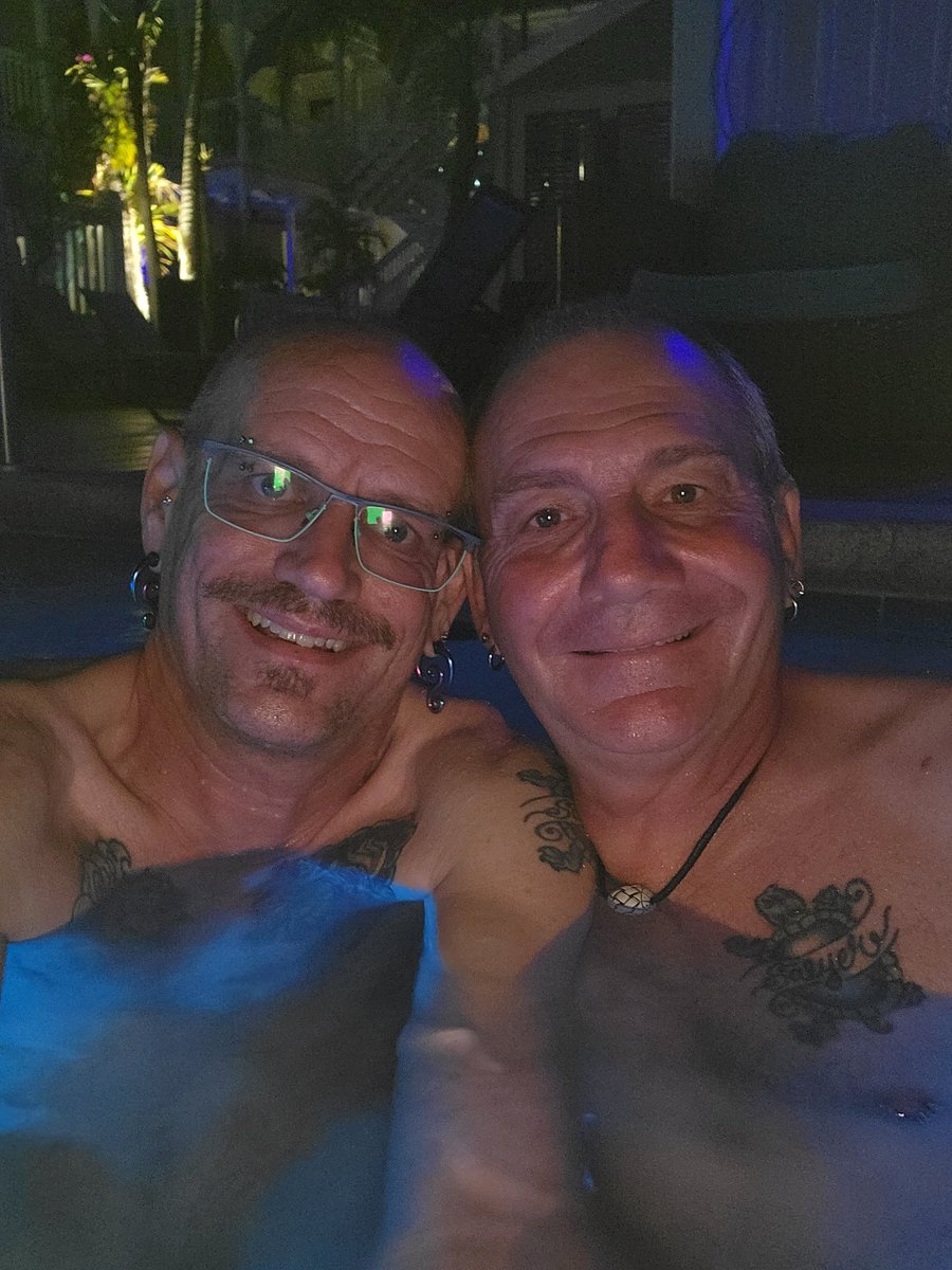 psycobent's tweet photo. Pool time. :-) https://t.co/UEaOV89uHE