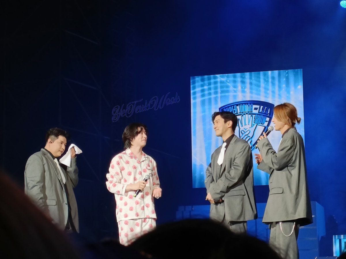 yeteukwook's tweet photo. The guy we all missed on stage!

#Heechul https://t.co/5DQ6JI5r6E