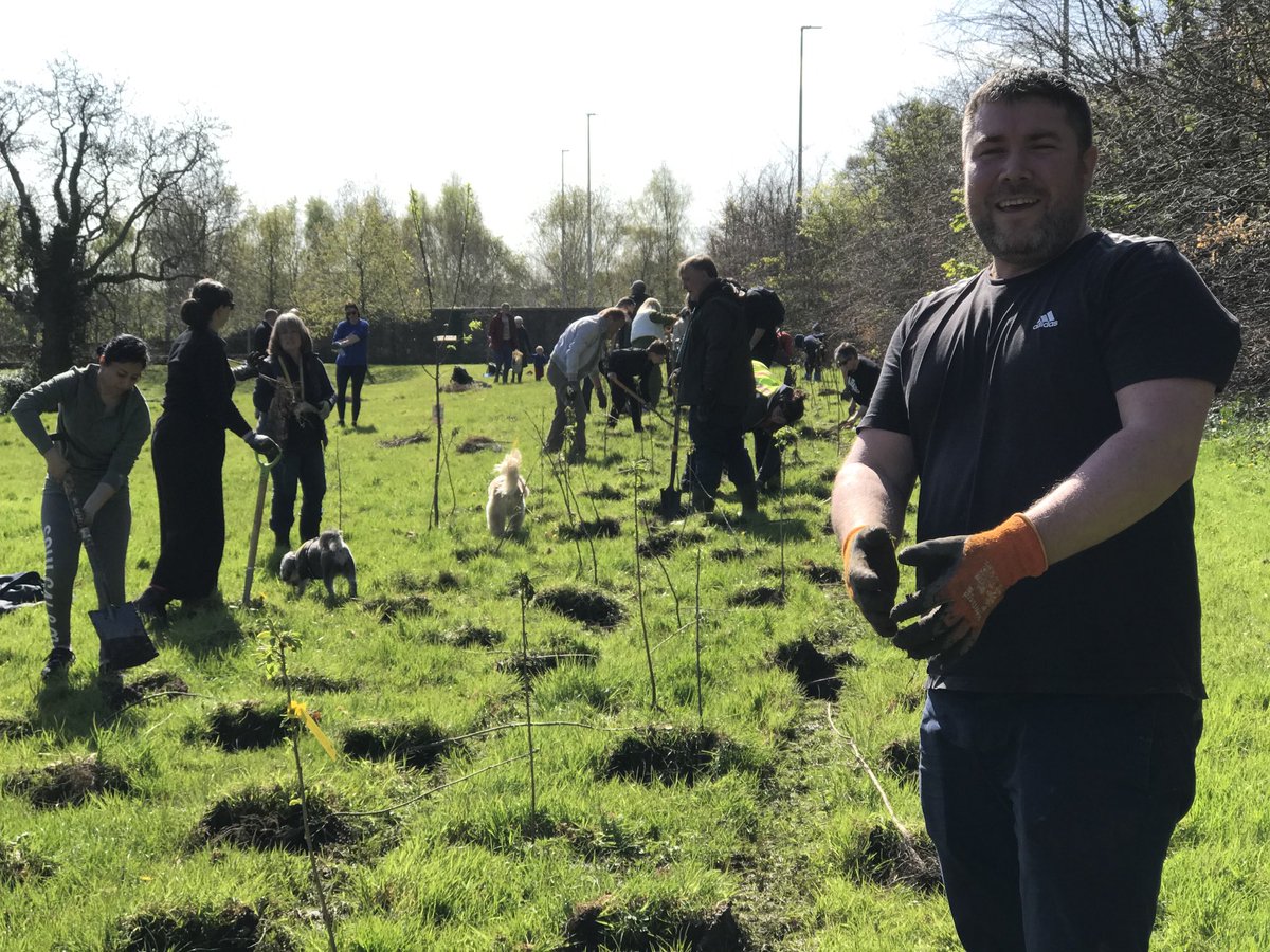 Local @greenparty_ie⁩ Cllr. ⁦@OConnorOisin⁩ from ⁦@dlrcc⁩ planting native trees🌲🌳 in #Belarmine today with the local community 🏡🏠 A perfect #spring morning☀️ to take meaningful climate and biodiversity action!! ⁦@cathmartingreen⁩ ⁦@RathdownGreens⁩