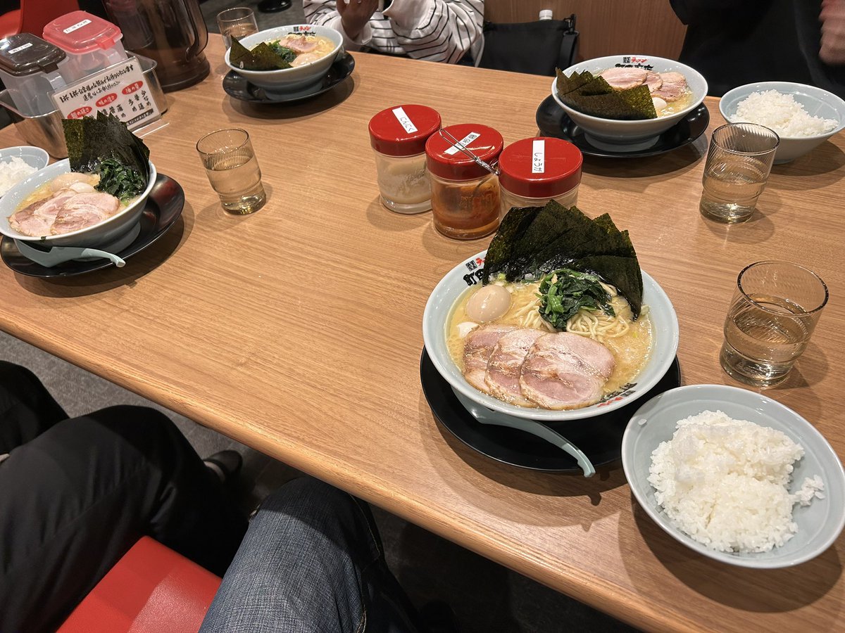 Sky_srnmr7o7's tweet photo. 初町田商店
withお嬢様の皆様 https://t.co/mYFuXUKr3D