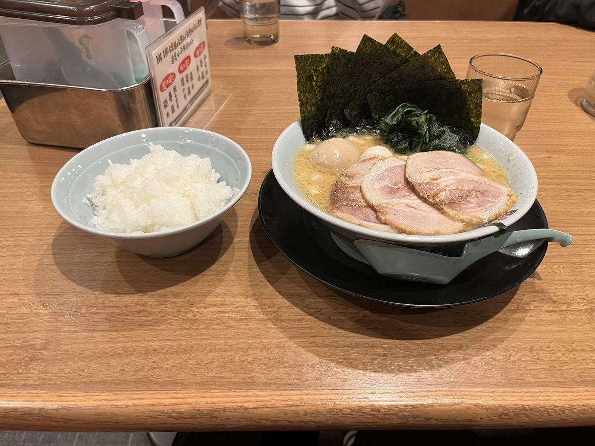 y2ciko's tweet photo. たまたまあったJCのセンスがいい https://t.co/lBEXIjUCsr