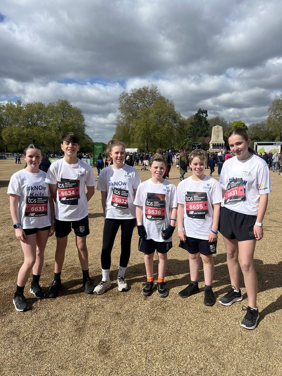 Runners from Maghull are ready to compete in the Mini London Marathon, fundraising for @in_mcginty #kNOwKnifeCrime! Students are very excited, good luck to all runners in the trust who are taking part 👏🏃🏻‍♀️🏃🏻‍♂️