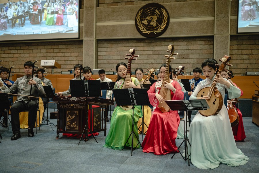 The UN Office in Nairobi and the Chinese Embassy celebrated Chinese Language Day on Friday with a vibrant event. The ceremony featured traditional music from the instrument orchestra of China's Nanjing University xhtxs.cn/SOn
