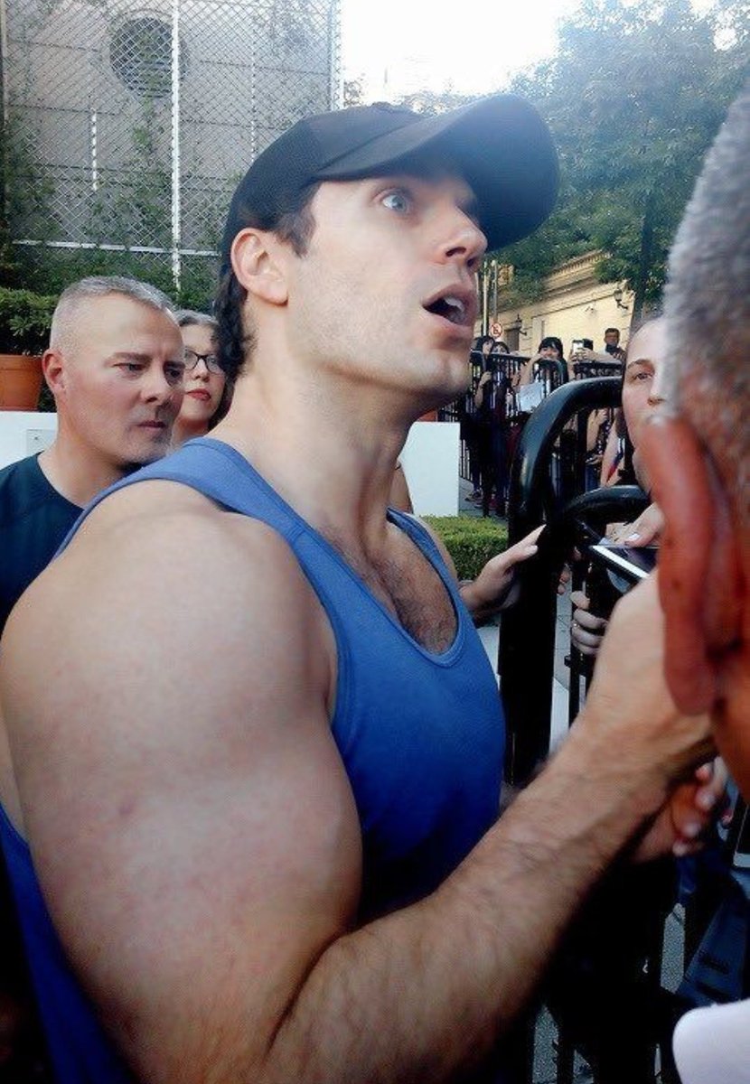 Daily_Cavill tweet picture