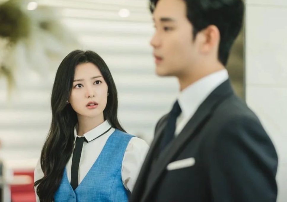 kdrama_menfess's tweet photo. •kdm• ceritain kisah cinta orang tua kamu dong!! 

Me first: 

"Dek, papa dulu benci banget sama mama, pas tau mama sakit dan hidupnya gak lama, papa bersyukur karena gak perlu cerain mama, tau semdiri kakek galak banget." https://t.co/HJ4a0r6YKv